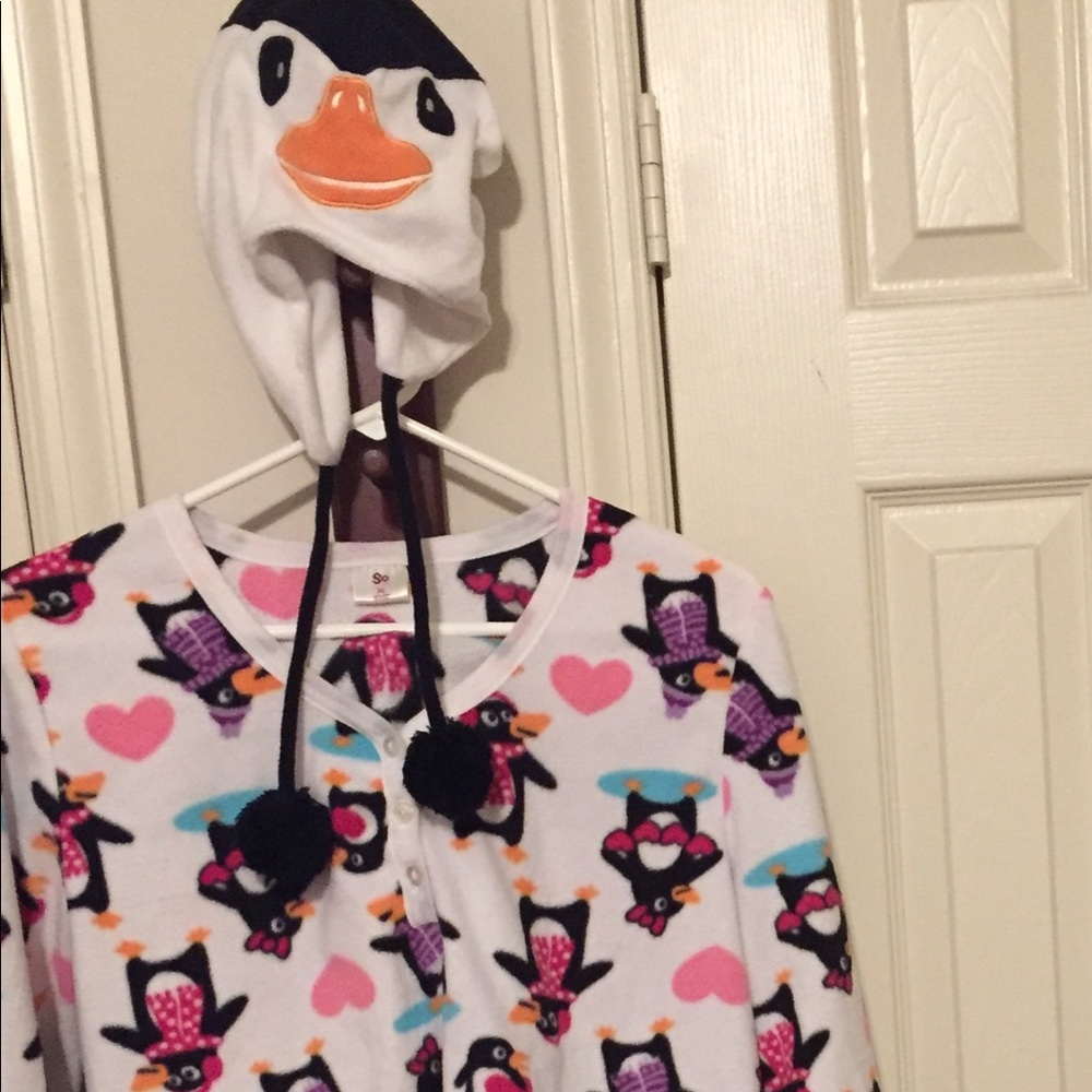 Cute penguin pajamas w hat